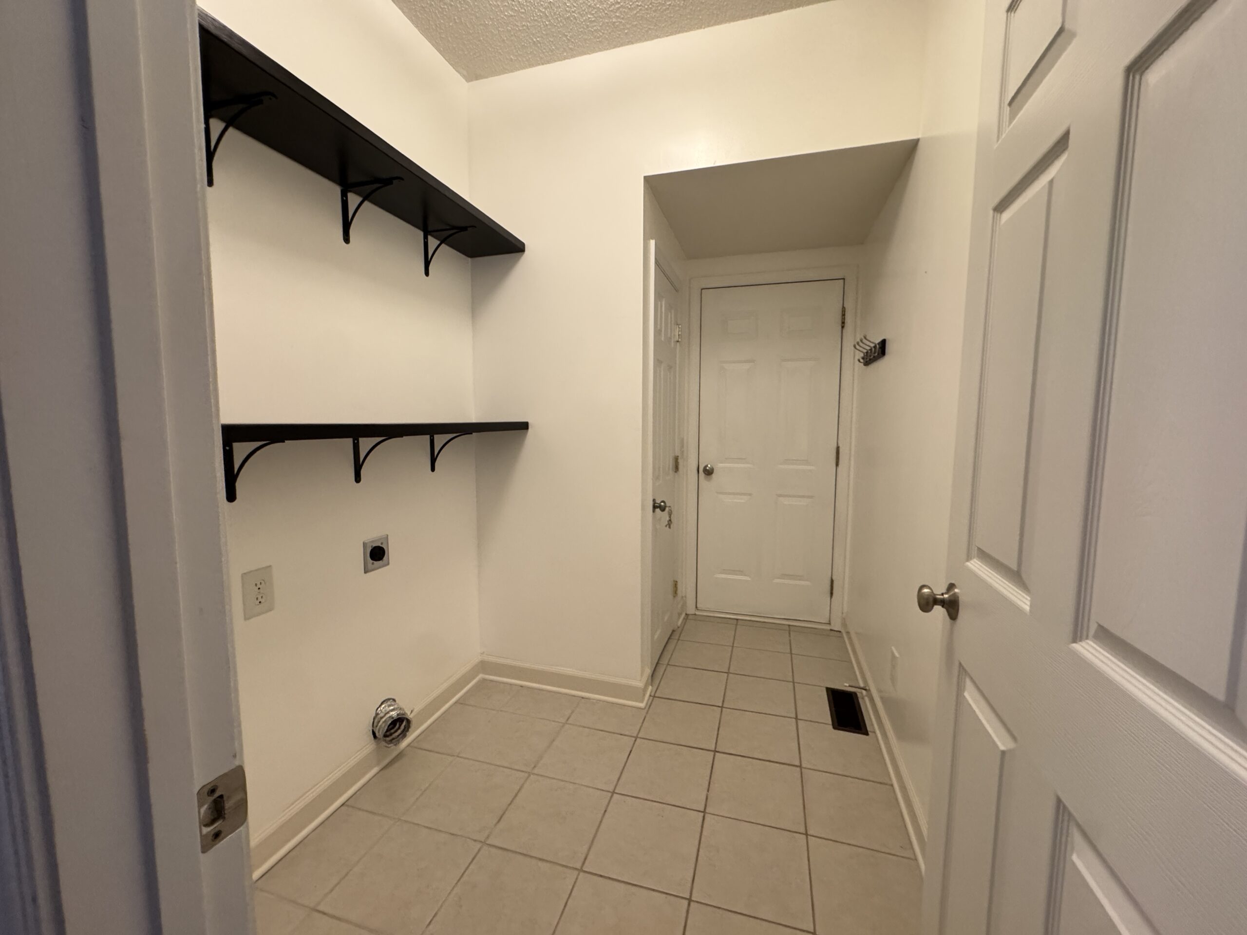 17 1 Van Buren Laundry