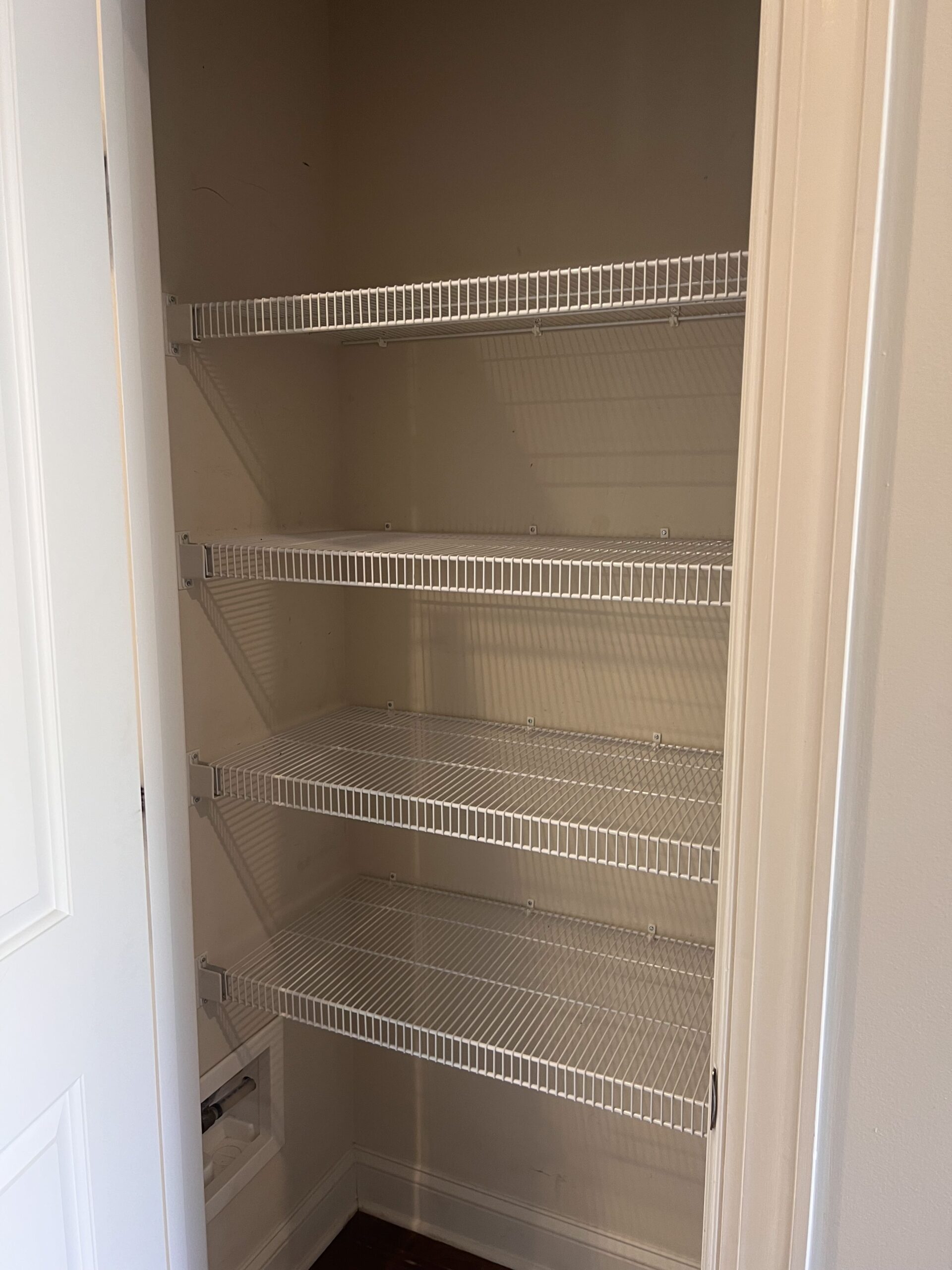 18 - 13 Elk Ridge Pantry