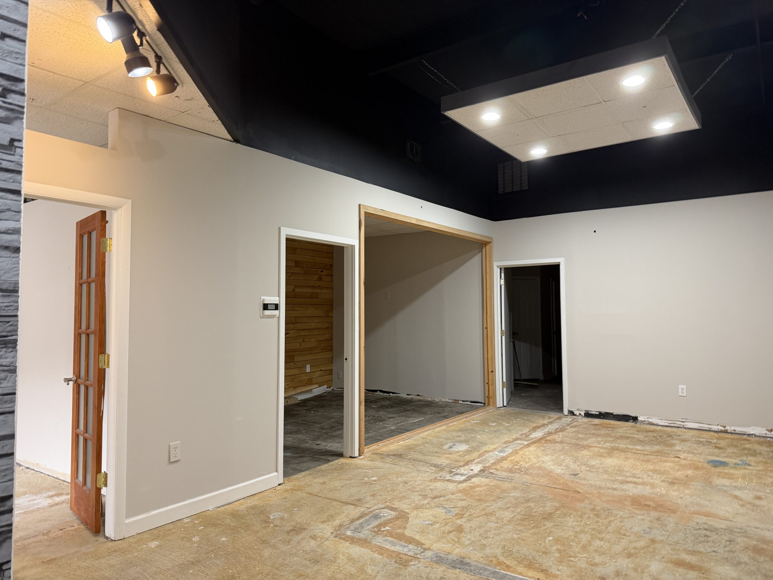 4 160 Pinehurst Ave Suite C Interior