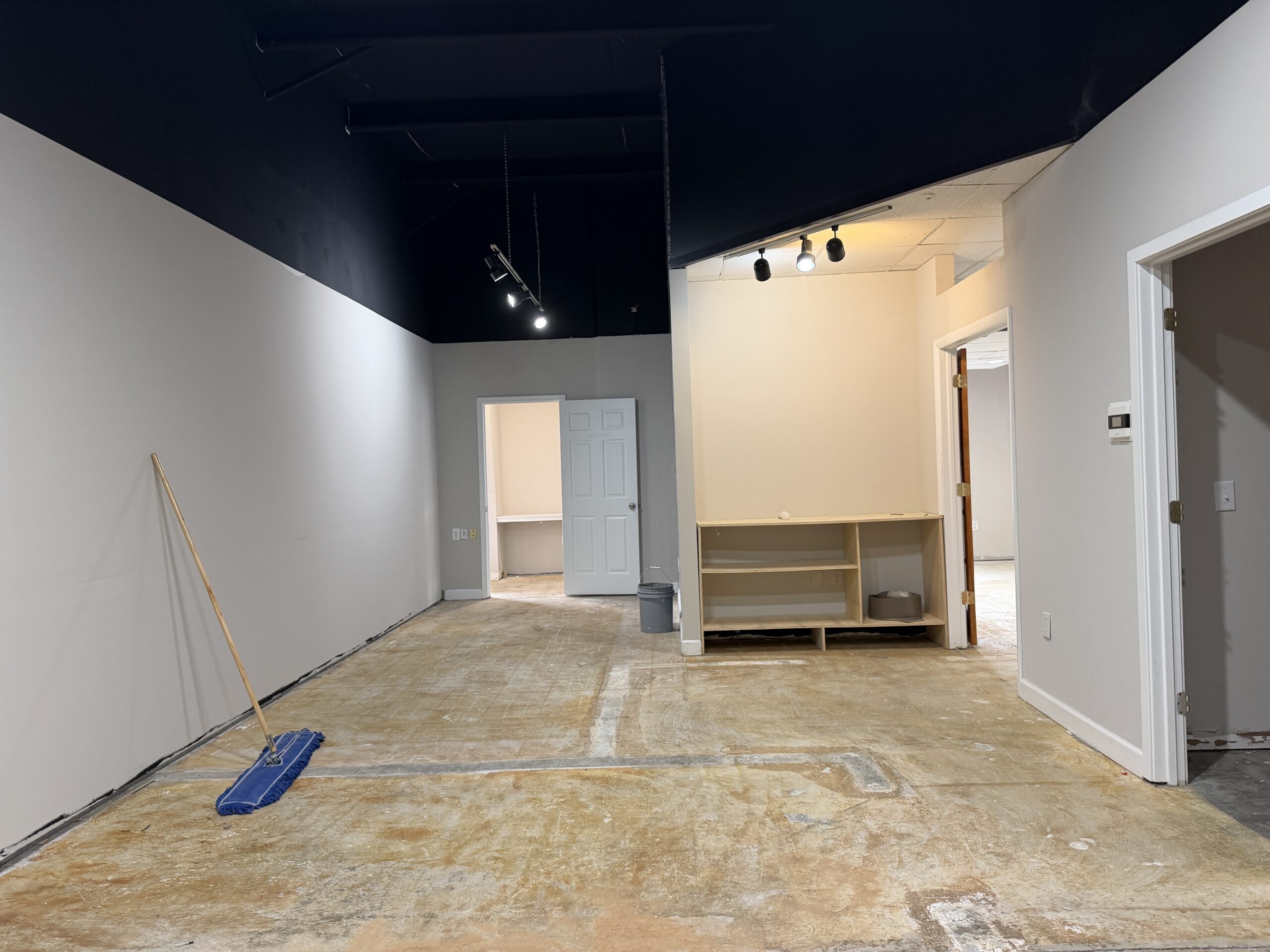 5 160 Pinehurst Ave Suite C Interior