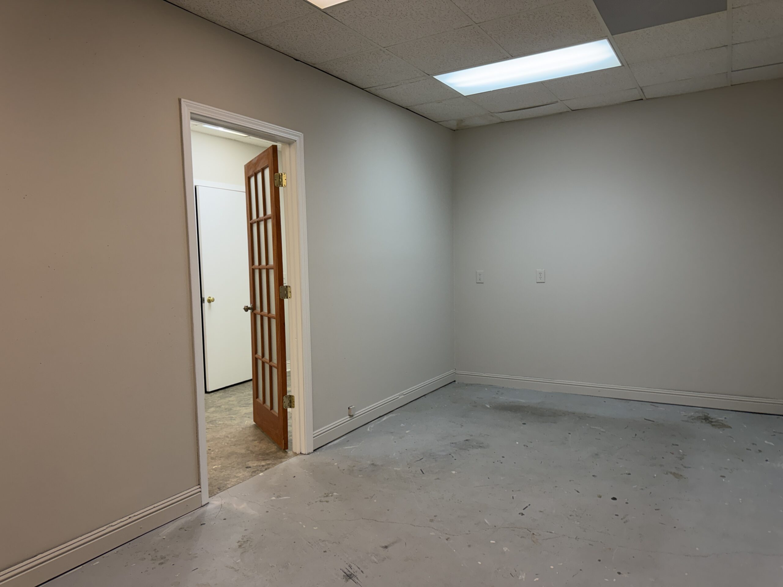 7 160 Pinehurst Ave Suite C Interior